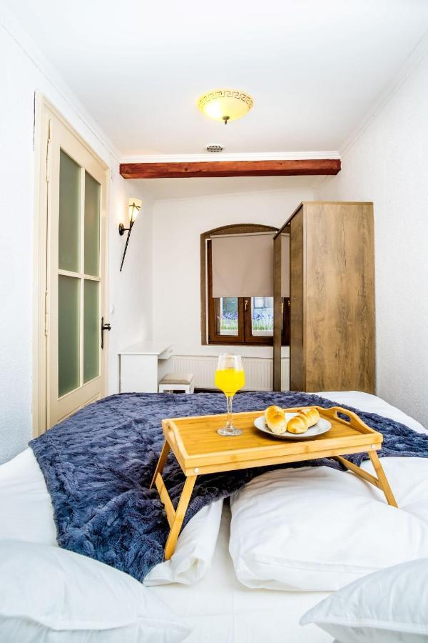 Zollus House Tvrda Lägenhet Osijek Exteriör bild