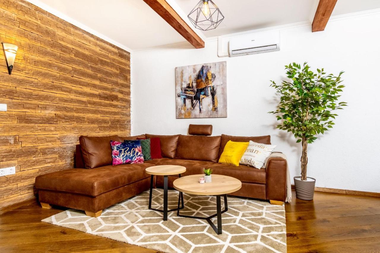 Zollus House Tvrda Lägenhet Osijek Exteriör bild