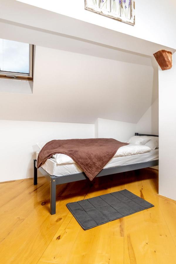 Zollus House Tvrda Lägenhet Osijek Exteriör bild