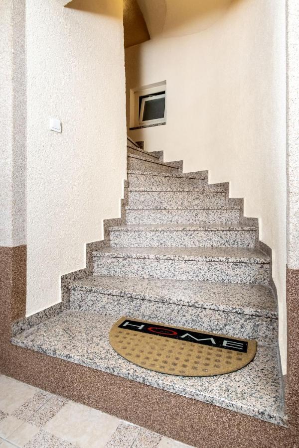 Zollus House Tvrda Lägenhet Osijek Exteriör bild