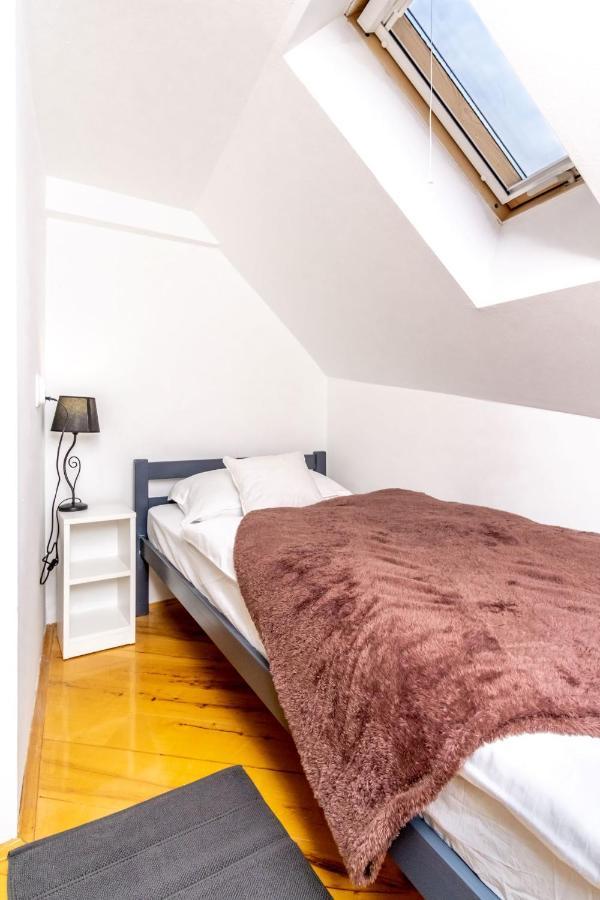 Zollus House Tvrda Lägenhet Osijek Exteriör bild