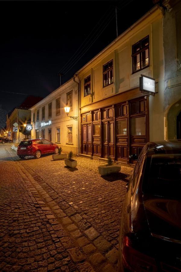 Zollus House Tvrda Lägenhet Osijek Exteriör bild